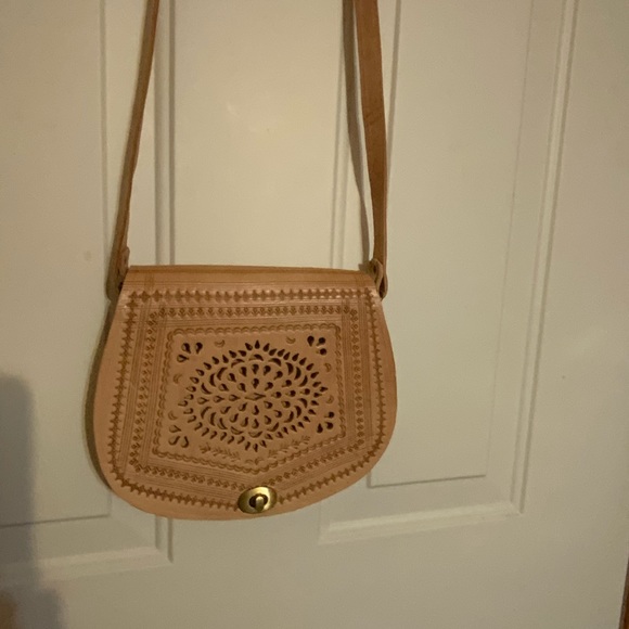 New Spanish Leather Cream 9.25X8”Cross Shoulder Bag adjustable length 2 dividers - Picture 2 of 8